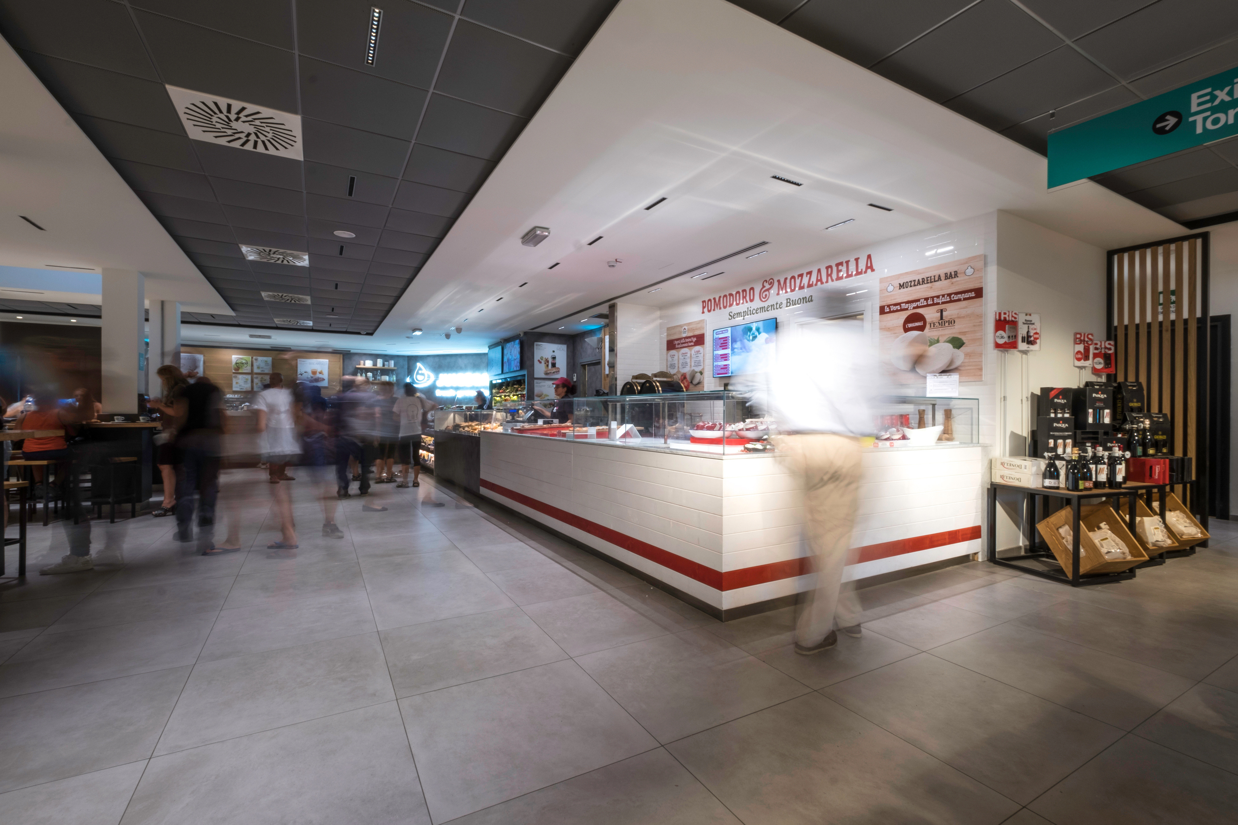 AtlasConcorde Autogrill Novara Italia 045